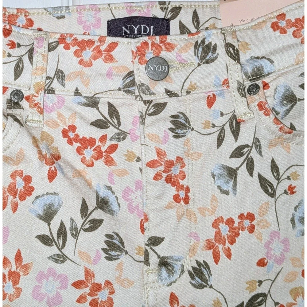 NYDJ Ella Bermuda Shorts Floral Print Lift Tuck Cream Pink Size‎ 8 NWT